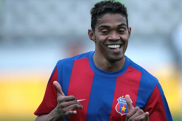 <span style="color:#f00;">Gestul INCREDIBIL al lui Maicon la plecarea din Romania! </span>A dat o declaratie care a emotionat milioane de stelisti! Era sa PLANGA de emotie