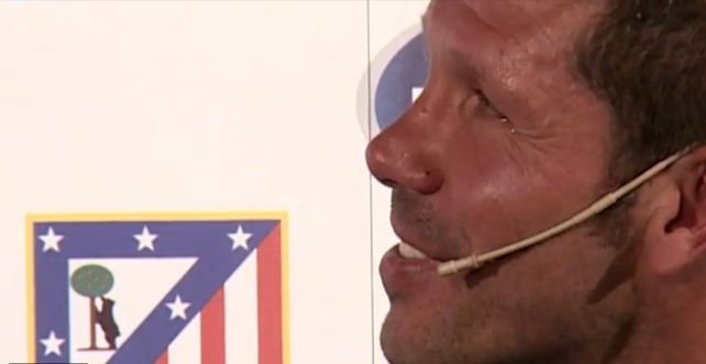 Imagini UNICE!<span style="color:#f00;"> SimeONE in lacrimi dupa ce a vazut un video emotionant.</span> Imaginile vazute de zeci de mii de fani in ultimele ore