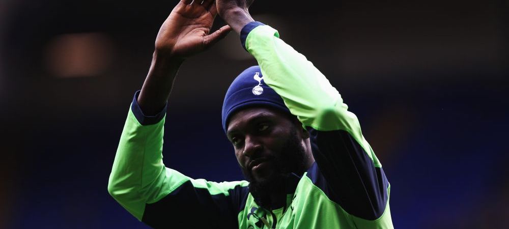 <span style="color:#f00;">Adebayor e de departe cel mai nebun coleg al lui Chiriches! </span>Toata lumea a ras cand atacantul a aparut la aeroport <span style="color:#f00;">SUPER FOTO</span>