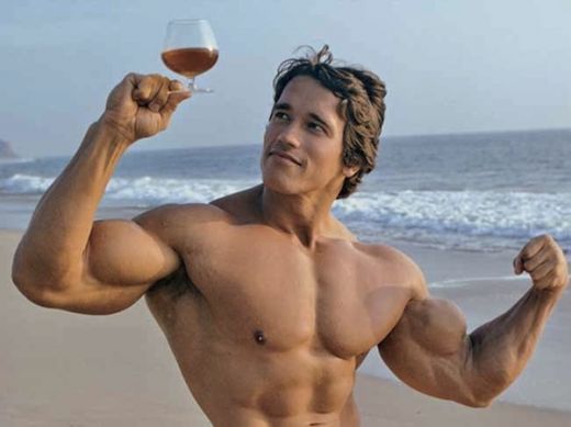 <span class="sitetext1"><span style="color:#f00;">WOW! Arnold arata PERFECT la 66 de ani!</span> "Terminatorul" a strans sute de mii de likeuri in cateva ore!</span>