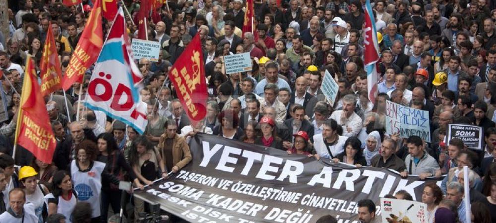 <span style="color:#f00;">Gest senzational al jucatorilor de la Galata</span>! VIDEO: Cum au aparut pe teren inainte de meci!