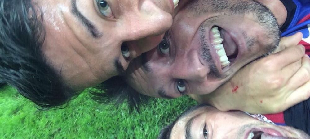 <span style="color:#f00;">IMAGINEA ANULUI la Steaua! </span>Toti stelistii s-au dus langa Reghe sa faca SELFIE dupa gol! Ce a iesit. FOTO