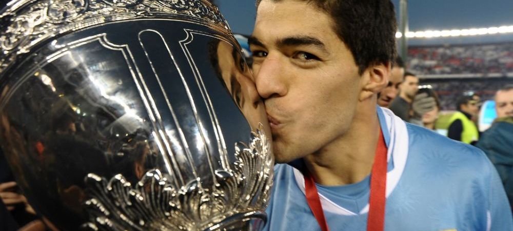 Prima reactie a lui Suarez dupa ce a fost operat de menisc in aceasta dimineata!<span style="color:#f00;"> Vezi ce sanse are sa joace la Cupa Mondiala:</span>