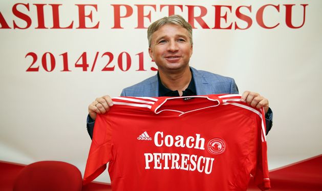 <span style="color:#f00;">Dan Petrescu, prezentat OFICIAL la Al Arabi.</span> Antrenorul a explicat de ce a ales oferta din Qatar: "E o mare provocare"
