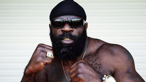 Asta E Meciul Anului 2015 Cel Mai Tare Luptator De Strada Vine In Romania Cu Ce Roman Se Bate Kimbo Slice In Primavara Sport Ro