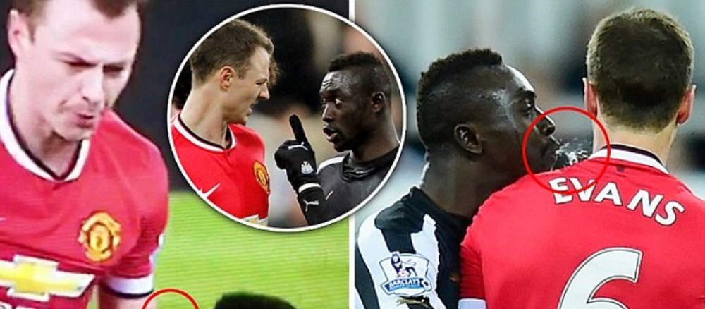 <span style="color:#f00;">Scene scandaloase la ultimul meci al lui Manchester United. </span>Ce risca sa pateasca jucatorii care s-au scuipat intre ei pe teren