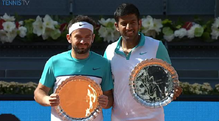 Tiriac i-a dat trofeul unui roman: <span style="color:#f00;">Florin Mergea a castigat proba de dublu a turneului de la Madrid! </span>