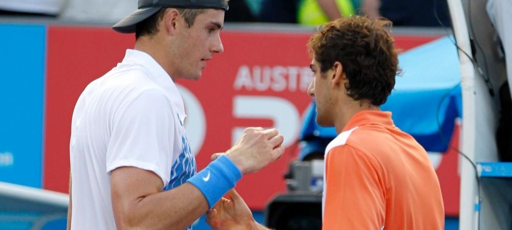 <span style="color:#f00;">Isner vrea sa bata recordul. Meciul cu Cilic s-a intrerupt dupa 4 ore.</span> Tot el detine recordul dupa ce a jucat 3 zile in 2010
