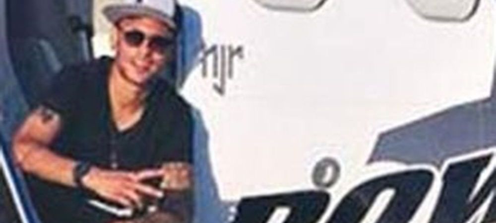 <span style="color:#f00;">Neymar si-a scos prietenii in oras toata noaptea. </span>la final nota de plata arata 10 milioane de dolari! Pe ce s-au dus banii :)