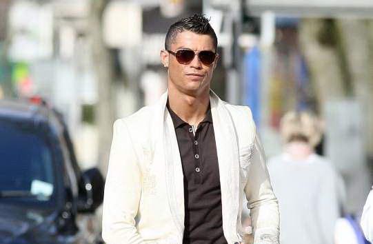 <span style="color:#f00;">Cristiano Ronaldo isi incearca norocul la una din cele mai DORITE femei din lume! </span>Cu cine vrea s-o inlocuiasca pe Irina