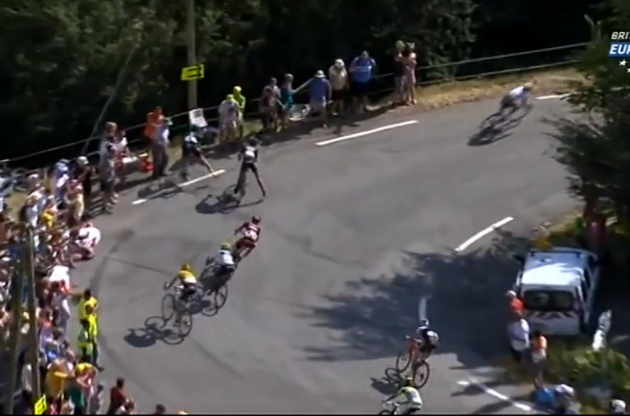 VIDEO | <span style="color:#f00;">Accident teribil in Turul Frantei:</span> galezul Geraint Thomas <span style="color:#f00;">a cazut intr-o rapa de cativa metri si a dat cu capul de un stalp</span>