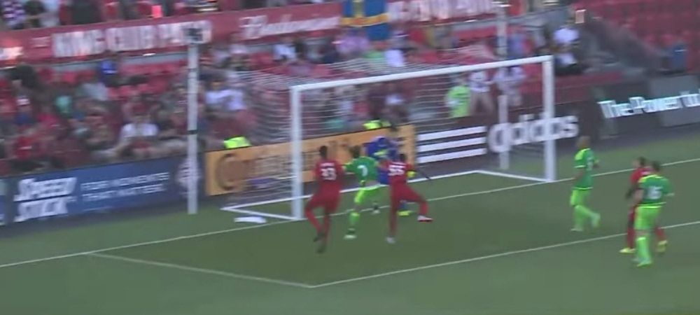 <span style="color:#f00;">Interventie senzationala pentru Pantilimon</span> in poarta lui Sunderland la primul meci dupa DOUA LUNI de pauza. VIDEO