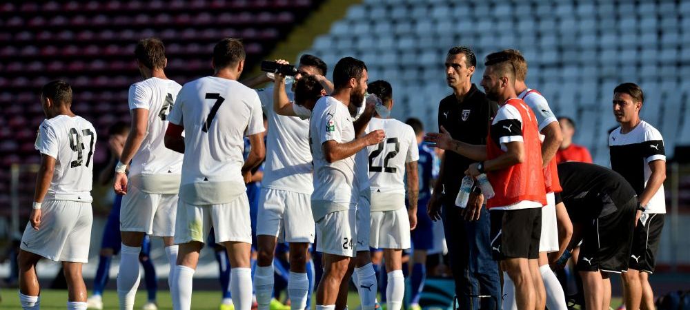 <span style="color:#f00;">"Iar m-au pus arbitrii sa-mi dau jos camasa! Ma cearta si sotia acasa!"</span> Reactii incredibile dupa cel mai INFERNAL meci din Liga I! Arbitrul a cerut aspirina, unui jucator i s-a facut rau