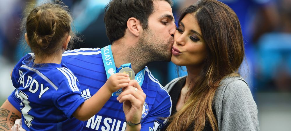 <span style="color:#f00;">Cesc Fabregas, tatic pentru a doua oara!</span> Mijlocasul lui Chelsea a facut publice primele fotografii cu fiica sa: "Am niste comori"