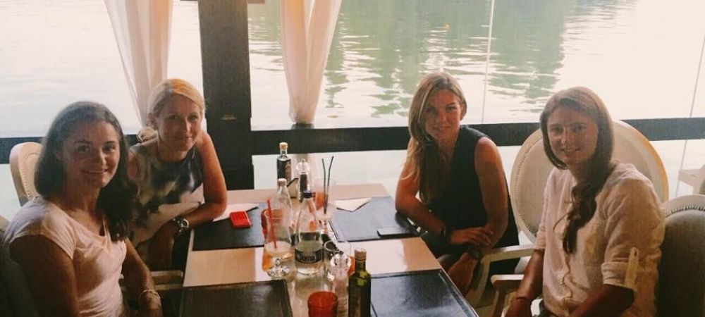 Reuniune de CLASA! <span style="color:#f00;">Simona Halep s-a intalnit cu jucatoarele din echipa de FED Cup in vacanta! </span>FOTO