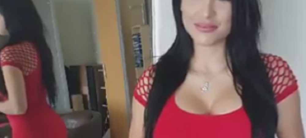 <span style="color:#f00;">"Daca nu e adevarat ce va spun, va las sa ma pedepsiti!" </span>Englezii au luat-o razna dupa promisiunea unei prezentatoare sexy din Venezuela