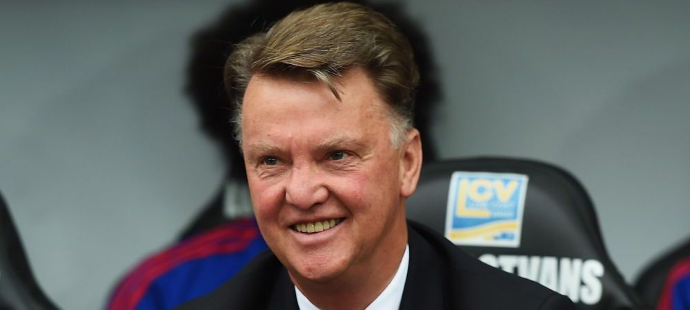 <span style="color:#f00;">Victoria cu Liverpool le da aripi :) Aparitie de lux a lui van Gaal. </span>Ce numar avea Bentley-ul de 300.000 de dolari din care a coborat. FOTO