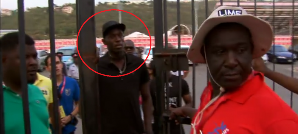 Moment hilar cu Usain Bolt! <span style="color:#f00;">Jamaicanul nu a fost recunoscut de un steward... jamaican :)) </span>"Cine sunteti?" SUPER VIDEO