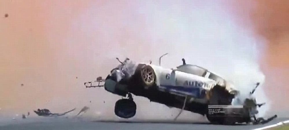 <span style="color:#f00;">S-a dat peste cap de 9 ori cu masina intr-un accident infiorator! </span>Cum arata acest pilot cand a ajuns la spital. FOTO