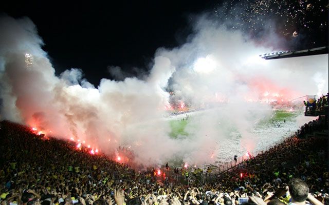 Asta este cea mai tare experienta pe care o vei trai in viata ta pe un stadion de fotbal! Nu ai mai vazut asa ceva. <span style="color:#f00;">IMAGINI FABULOASE</span>
