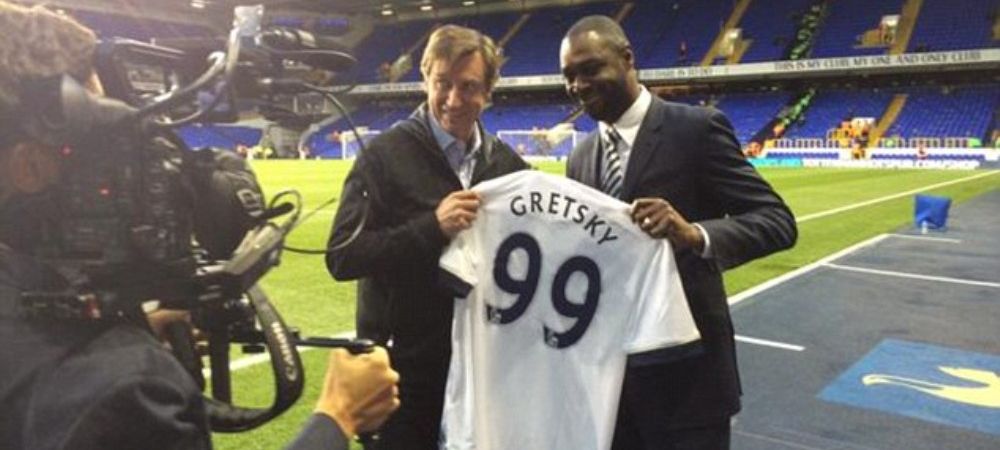 <span style="color:#f00;">Gafa uriasa comisa de Tottenham!</span> Au adus o legenda pe stadionul lor, i-au dat tricoul oficial, dar nu si-au dat seama de eroarea asta
