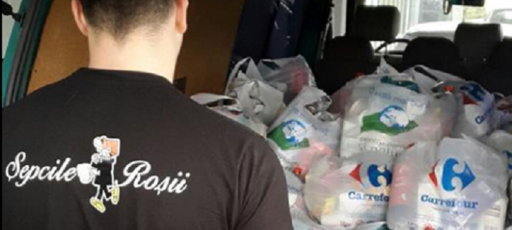 <span style="color:#f00;">Gest de Champions League al Peluzei lui U Cluj inainte de Craciun: 100 de pachete si bani </span>pentru familiile sarace! "Ne-au ajutat si fratii nostri de la Dinamo"