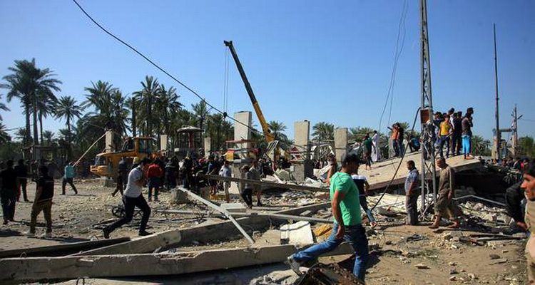 <span style="color:#f00;">Atentatul terorist de la Bagdhad, de pe un stadion de fotbal, revendicat de ISIS. </span>Bilantul tragic: 17 tineri cu varste intre 10 si 16 ani au murit