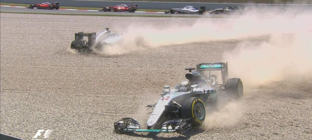 <span style="color:#f00;">Scene INCREDIBILE in Marele Premiu al Spaniei!</span> Hamilton si Rosberg s-au ciocnit dupa nici 30 de secunde si sunt OUT! Mercedes a ramas fara masini