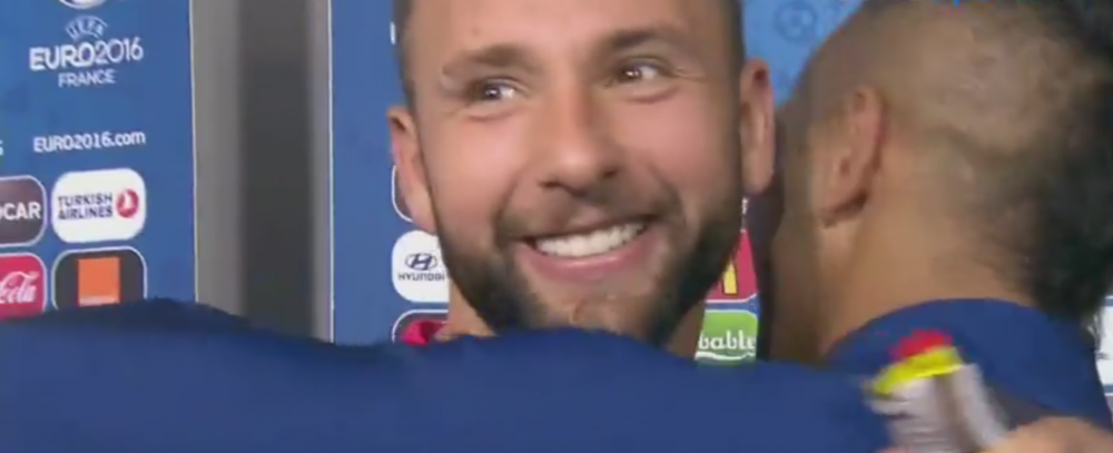<span style="color:#f00;">'F**K YOU!' </span>Faza care nu s-a vazut la TV! Rat s-a intalnit cu Payet inainte sa dea interviuri! Ce reactie a avut