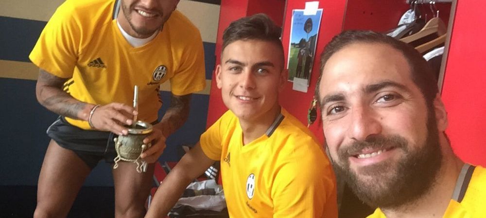 <span style="color:#f00;">"CLOVNULE! RATATULE!" </span>Imaginea postata de Higuain din vestiarul lui Juventus cu care a provocat furie la Napoli