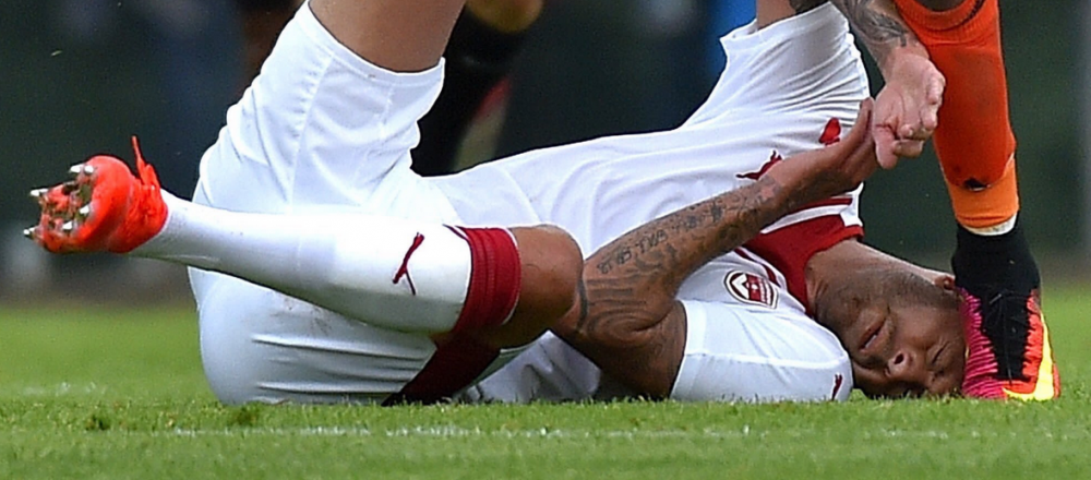 <span style="color:#f00;">Debut HORROR pentru Menez la Bordeaux:</span> urechea i-a fost RUPTA de un adversar. Imagini socante