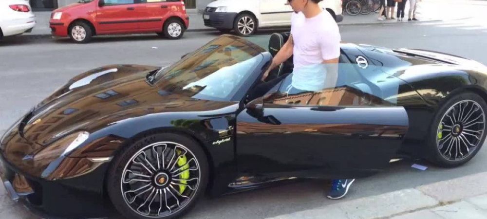 Luxul in care Zlatan Ibrahimovic traieste la Manchester! Cum arata casa FABULOASA in care s-a mutat!<span style="color:#f00;"> Si-a comandat deja masinile de 2 mil euro</span>