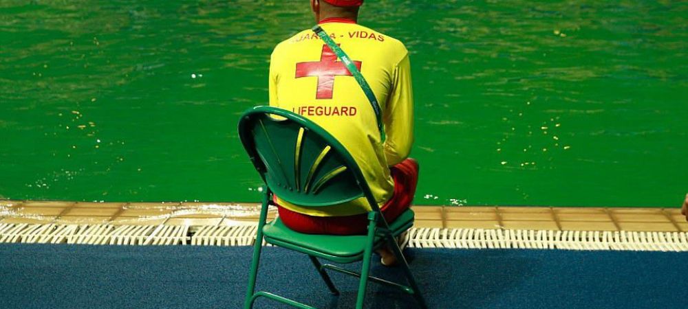 <span style="color:#f00;">Organizatorii au INCHIS bazinele de la Rio!</span> Sportivii se tem sa nu se imbolnaveasca din cauza apei care si-a schimbat misterios culoarea