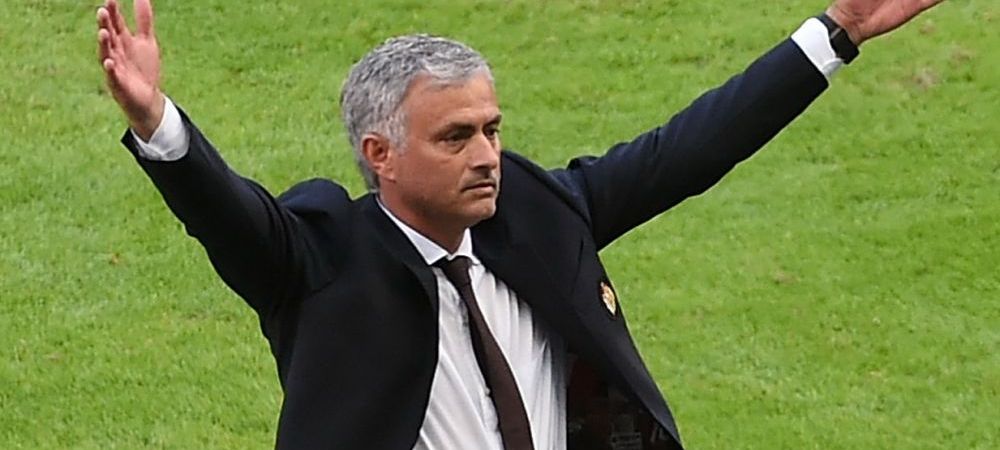 <span style="color:#f00;">"Baga sunetul mai tare, cauta lume care sare!" :) Cerinta speciala a lui Mourinho</span> pentru fanii lui United inainte de primul meci pe Old Trafford