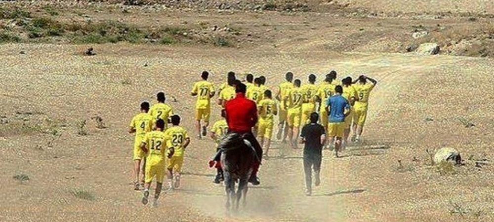 <span style="color:#f00;">Scene halucinante in fotbal! </span>Primul club care isi trimite fotbalistii sa alerge prin <span style="color:#f00;">DESERT</span>! Antrenorul i-a alergat pe un cal :))