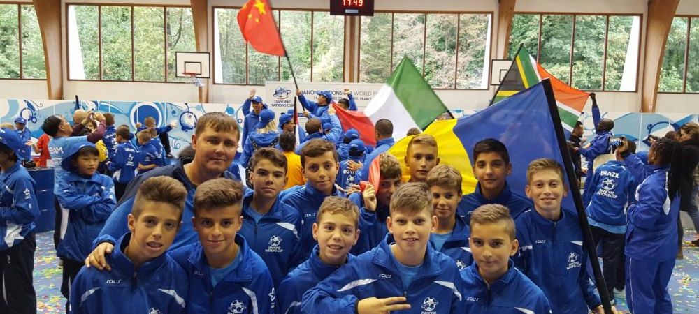 <span style="color:#f00;">Galerie FOTO</span> | Experienta de neuitat pentru pustii Romaniei la Mondialul Danone Nations Cup: au cunoscut jucatori din 31 de tari, i-au vazut pe Simao si Matuidi, si au facut concursuri traznite