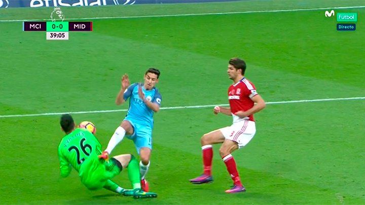 <span style="color:#f00;">Valdes s-a ales cu o gaura in picior in meciul cu City,</span> dar a continua sa apere. Middlesbrough a scos dramatic egalul in minutul 90+2