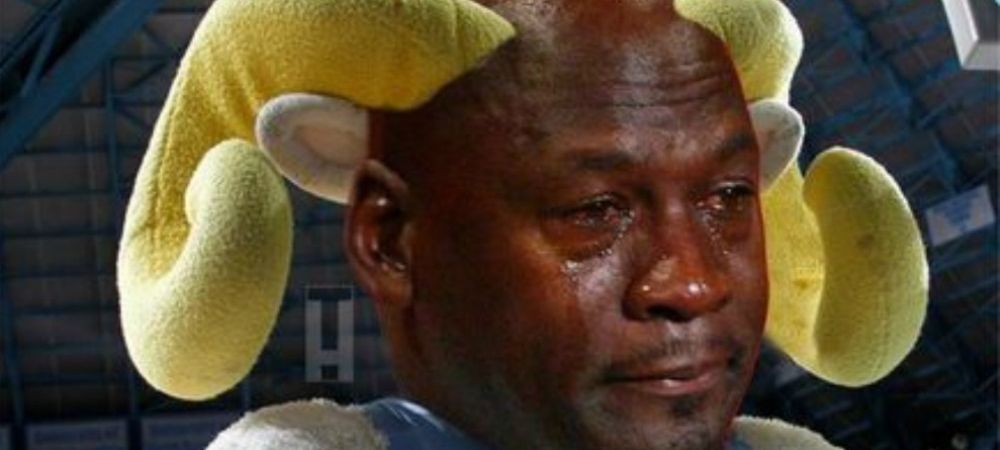 <span style="color:#f00;">"E mai mult decat un logo, mai mult decat un MEME pe internet!"</span> Moment GENIAL cu Obama si Michael Jordan! Internetul a explodat cu glume dupa faza asta