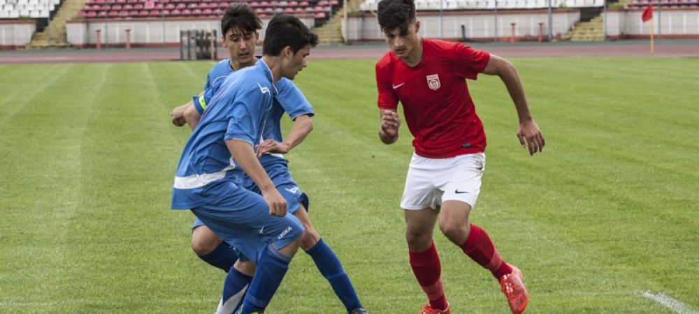 Mister la minister: situatia sectiilor de juniori de la CS Dinamo, sub semnul intrebarii. <span style="color:#f00;">Pozitie oficiala: "Informatiile sunt nereale; (...) Se negociaza cu antrenorii"</span>