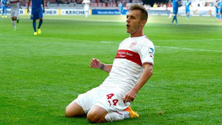 <span style="color:#f00;">In forma MAXIMA. </span>Alex Maxim, al treilea gol in patru meciuri la Stuttgart: echipa romanului e la doua jocuri de promovare