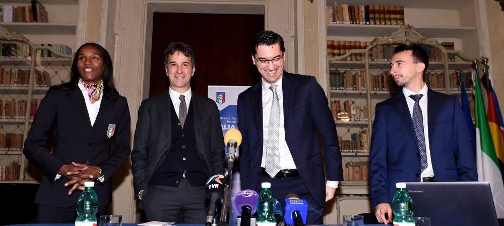 "Burleanu il bate si pe Hagi la urmatoarele alegeri!" Singura solutie pentru o schimbare: <span style="color:#f00;">"Sa se dea cate un Mercedes nou, sa ajunga la fiecare alegator" :)</span>