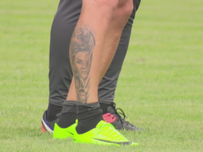 Tatuajul Genial Facut De Dica Ce Si A Desenat Pe Picior Decarul Care A Dus Steaua In Semifinalele Cupei Uefa Sport Ro
