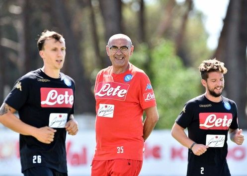 <span style="color:#f00;">Chiriches, RECONFIRMAT la Napoli! </span>Capitanul nationalei a plecat in cantonament cu echipa