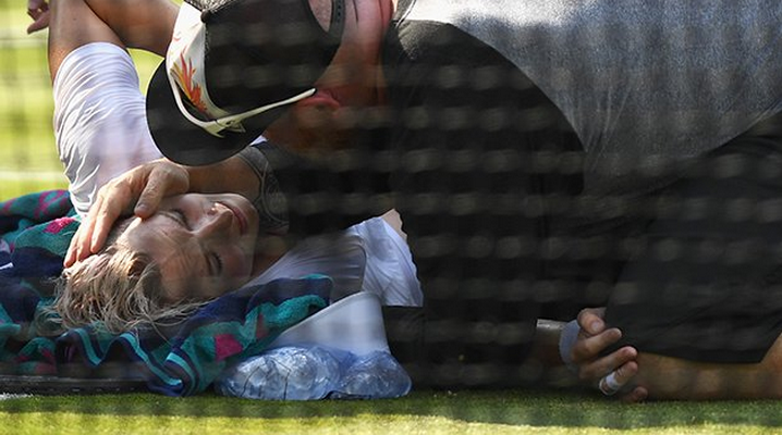 Revolta jucatoarelor dupa accidentarea lui Bethanie Mattek Sands: <span style="color:#f00;">"Ne bucuram cand iesim cu bine de pe teren, conditiile sunt oribile"</span>