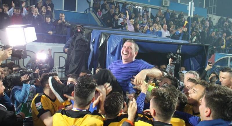 <span style="color:#f00;">"Eu stiu ca noi suntem campionii Romaniei, restul se poate cumpara!" </span>Prima reactie a lui Hagi dupa infrangerea cu Voluntari