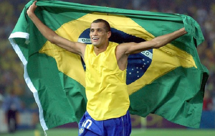 Acesta este adevaratul motiv pentru care Rivaldo <span style="color:#f00;">nu a venit sa isi vada fiul jucand in tricoul lui Dinamo</span>