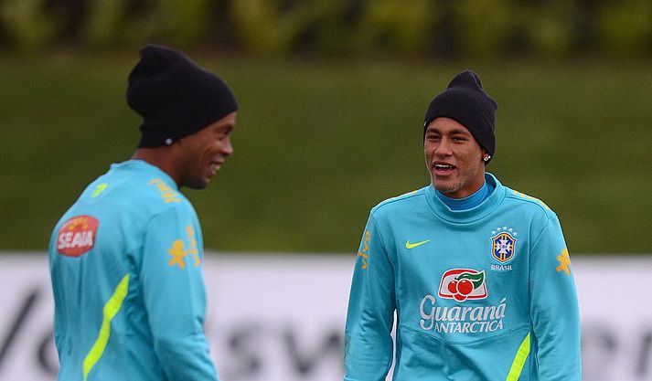 <span style="color:#f00;">Ce i-a spus Ronaldinho lui Neymar, </span>cand a aflat de negocierile cu PSG
