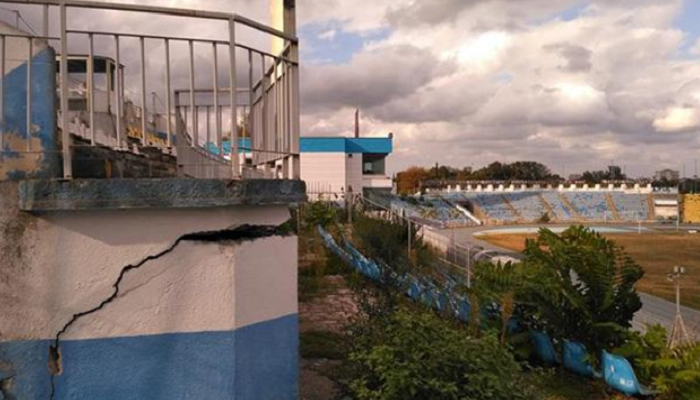 <span style="color:#f00;">Ce gluma de explicatie! Care ar fi motivul pentru care stadionul Farul nu a fost modernizat pana acum!</span> Arena e o ruina pe care nu se pot juca nici macar meciuri de Liga 3