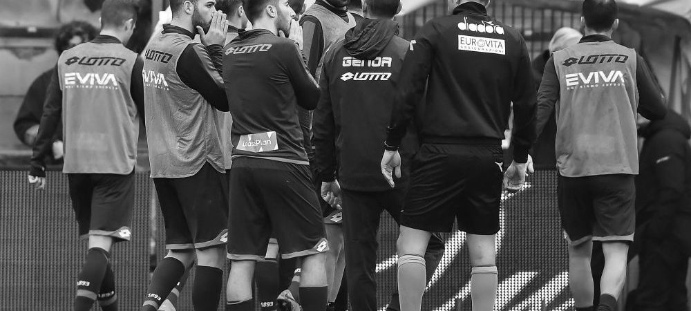 VIDEO | Jucatorii de la Cagliari si Genoa, in lacrimi pe teren! Se pregateau de inceputul meciului cand au aflat VESTEA TERIBILA