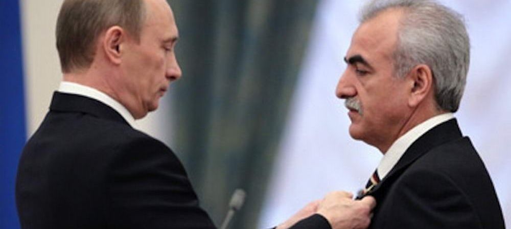 <span style="color:#f00;">Cine e Ivan Savvidis, patronul lui PAOK care a adus pistolul pe teren! </span>Oligarh rus, omul lui Putin in Grecia, interese obscure si conflicte cu UE si NATO!